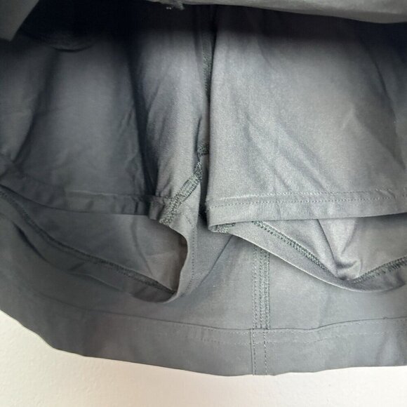 Eddie Bauer Woman’s  Outdoor Hiking Skirt Skort Gray Size 6 Built In Shorts - Picture 2 of 6